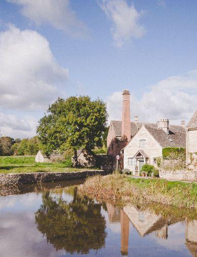 Cabins with hot tubs in the Cotswolds | Canopy & Stars