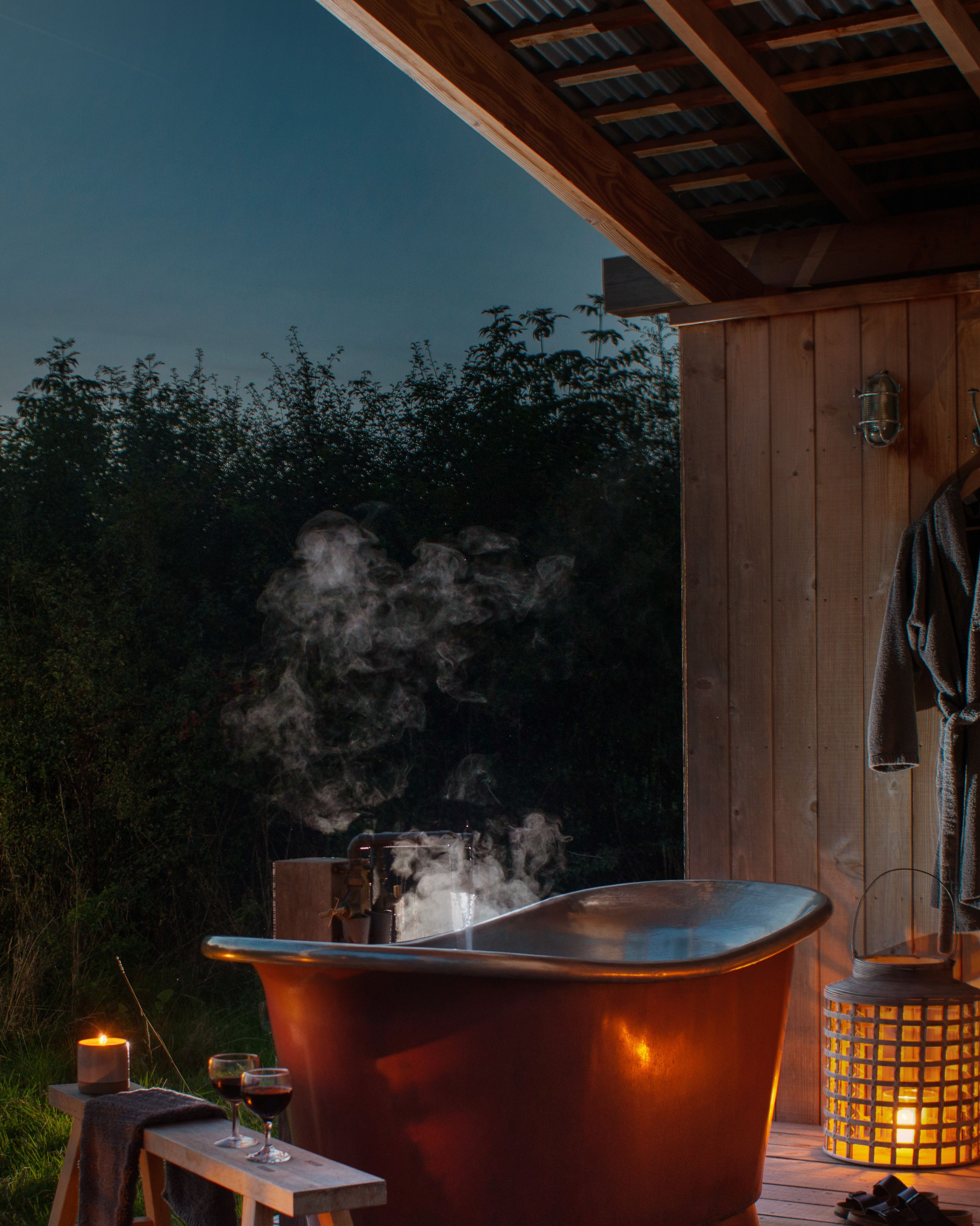 Homepage header outdoor bath at Holly Water Cabin