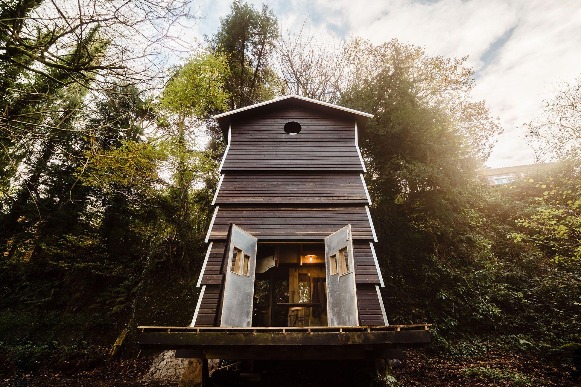 Cabin shaped like a beehive