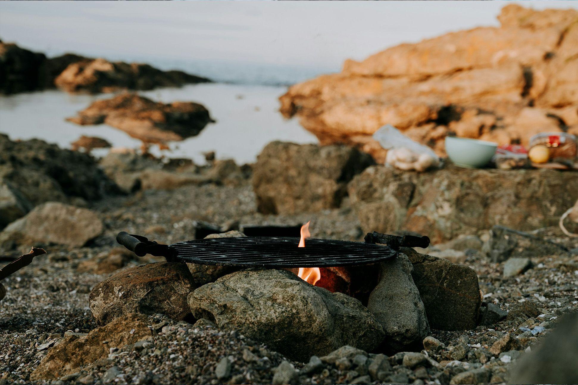 How to cook on the beach