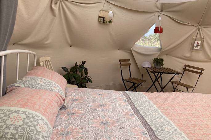 WilderMe geodomes glamping - bed, Kingsand, Cornwall