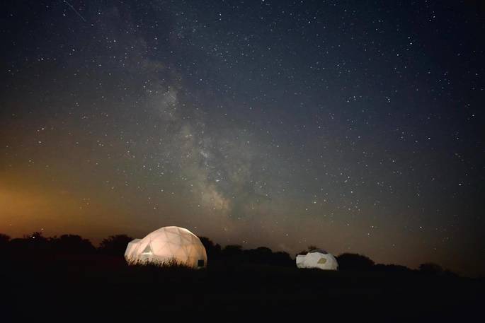 WilderMe geodomes glamping - starry night, Kingsand, Cornwall