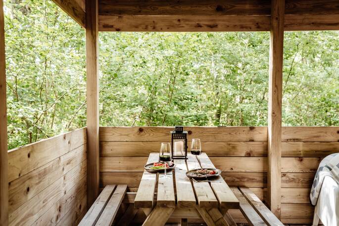 Picnic table