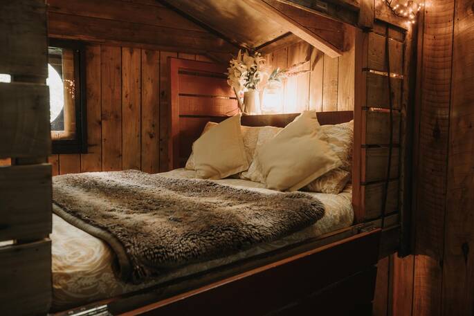 Bed cubby