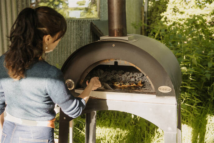 Using pizza oven