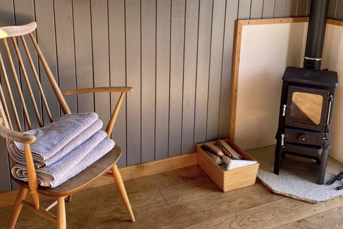 Indoor wood burner and logs