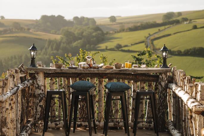 Outdoor breakfast bench with a view